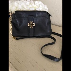 Leather Crossbody bag. A signature logo bag